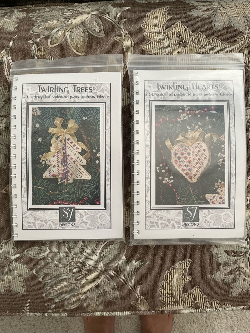 SJ Designs Twirling Trees & Hearts Perforated Paper and Bead 3D Ornament Kits